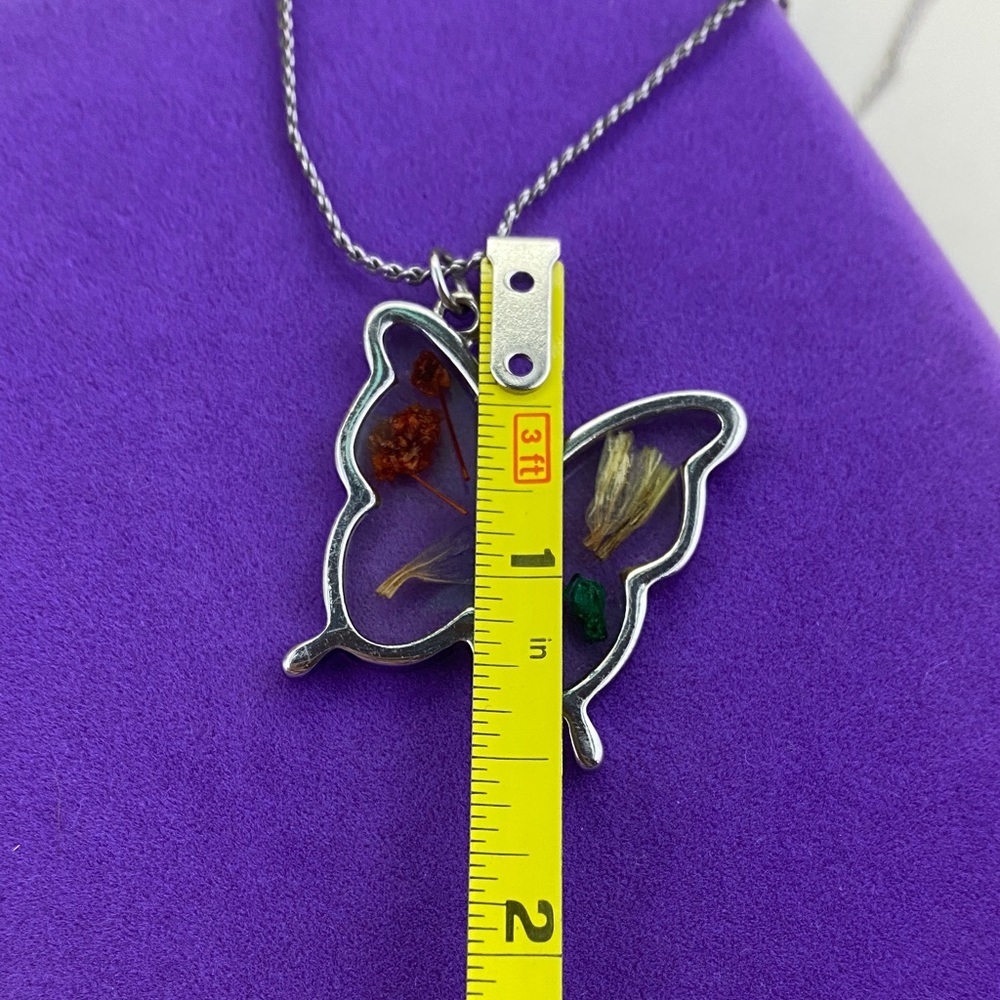 💛 Classic Nickel Silver Dried Flower Butterfly Pendant Necklace - Picture 3 of 9